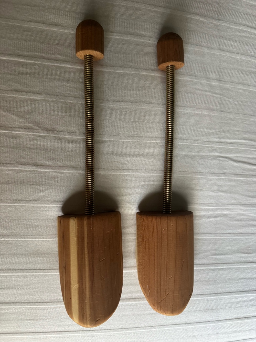 Natural Wood Shoe Trees - Tan Cedar Shoe Shapers (Pair)